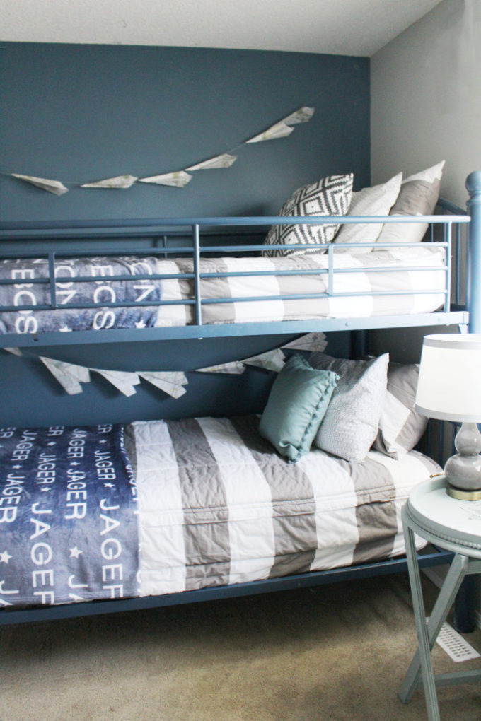 The best bedding for bunk beds ever. Boys bedding for shared boys bedrooms. Custom shutterfly photo blankets.