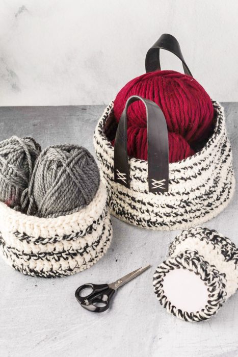 Crochet Basket With Wooden Base - Brooklyn Berry Designs