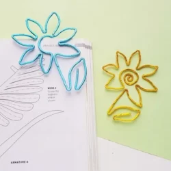 wire bookmark in a flower shape
